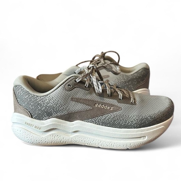 NWT (No Box) Men’s Brooks Ghost Max 2 Running Shoes Size US 10/ EU 44/ UK 9
